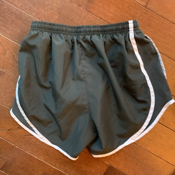 Nike Dri Fit Shorts - Picture 2 of 4